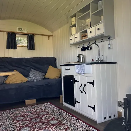 Home Farm Shepherds Hut With Firepit And Wood Burning Stove High Wycombe Exterior photo