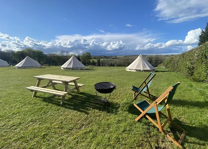 Home Farm Shepherds Hut With Firepit And Wood Burning Stove