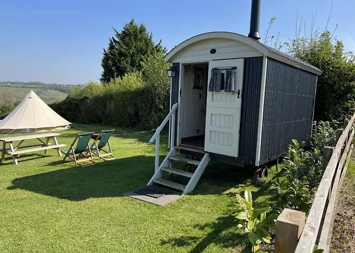 Home Farm Shepherds Hut With Firepit And Wood Burning Stove